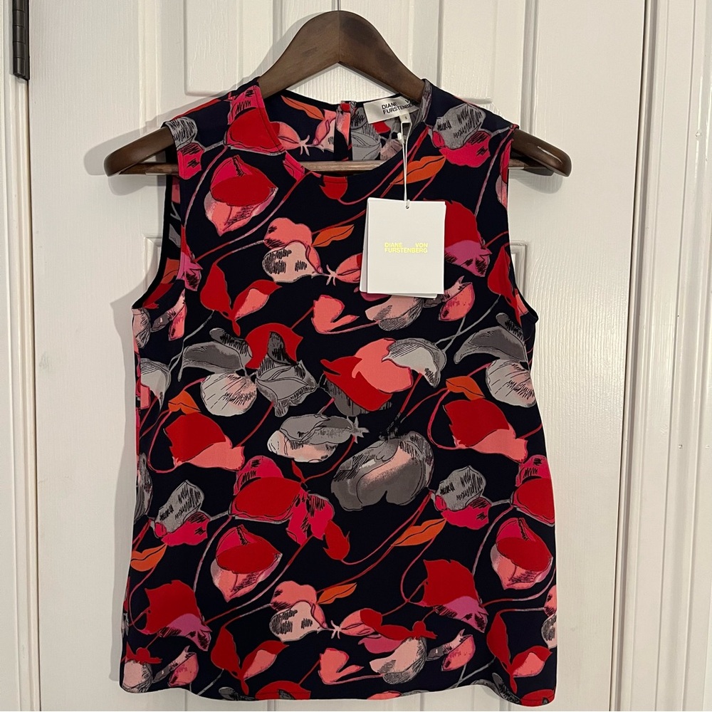 Diane Von Furstenberg silk shell size S NWT